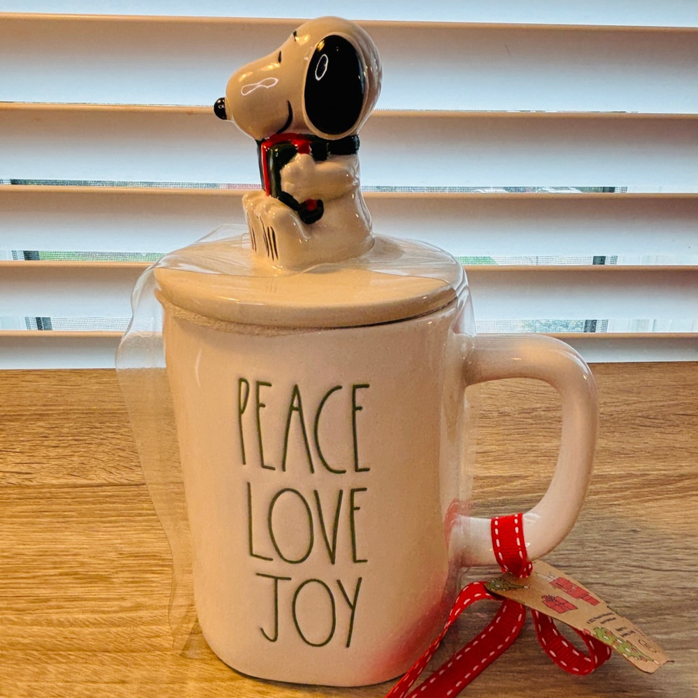 Rae Dunn Peanuts Snoopy Christmas "Peace Love Joy" Mug With Topper Brand New